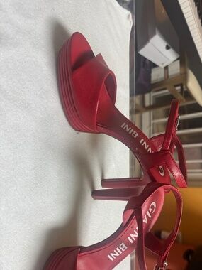 Red Platform Gianni Bini Size 9.5